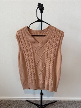 Cable Knit V-Neck Sweater Vest - Tan